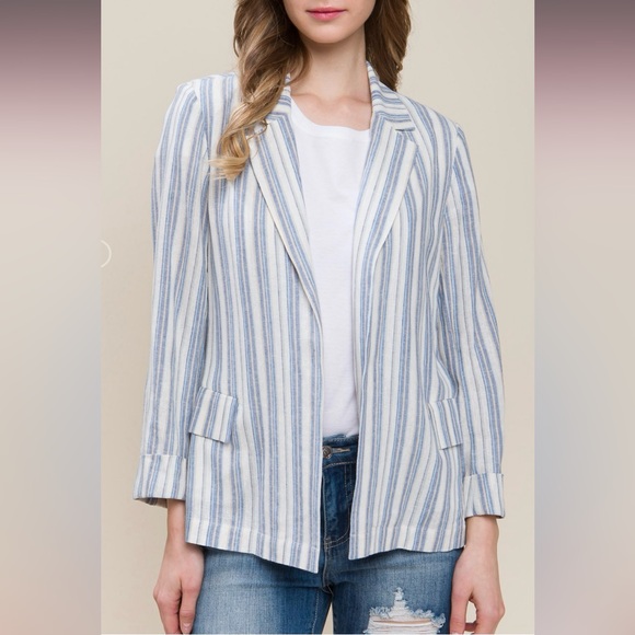 26 Fabulous Linen Stripe Roll-Sleeve Blazer - Picture 2 of 4